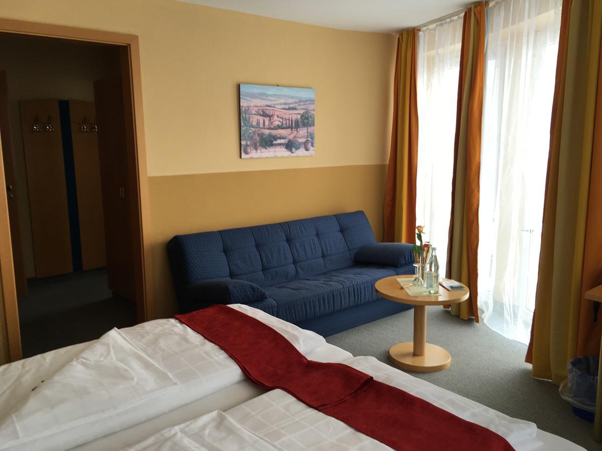 Warthausen Hotel & Ristorante Passarelli מראה חיצוני תמונה